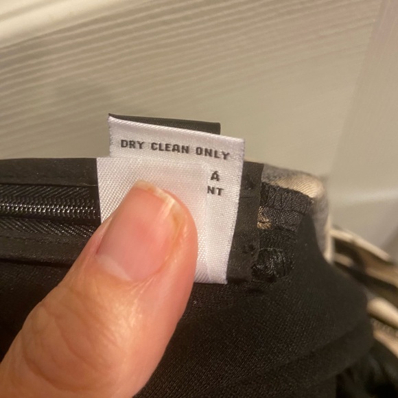 Diane Von Furstenberg Black and Cream Pencil Wool and Silk Skirt size 8.  EUC - Picture 8 of 10